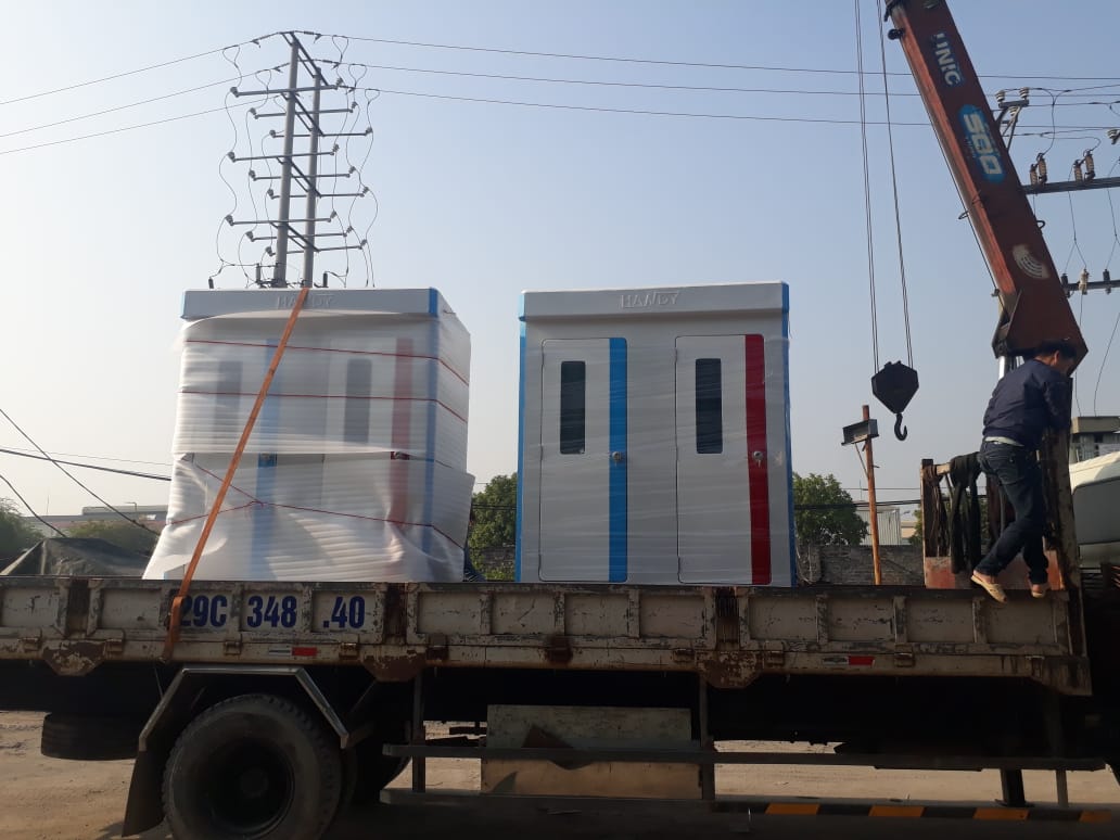 Giao nhà vệ sinh di động đôi