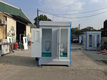 Nhà vệ sinh di động lắp chậu tiểu nam cảm ứng